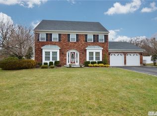 26 Jill Dr, Commack, NY 11725