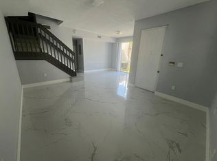 8635 SW 152nd Ave APT 222, Miami, FL 33193