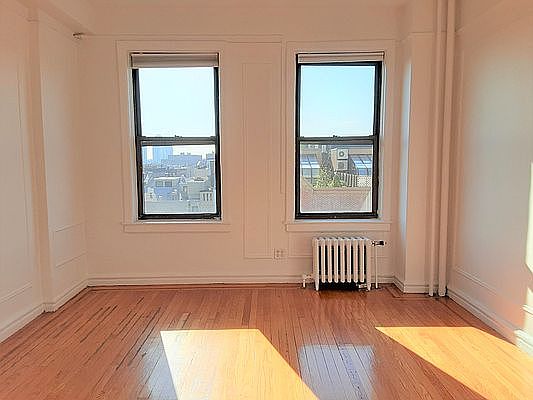 5th image of 172 E 4th St APT 8E
