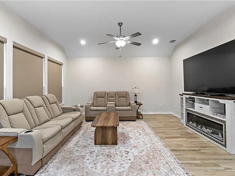 13813 Belle Ct — Photo 15