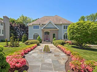 2 Fairway Dr, Pleasantville, NY 10570