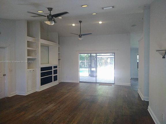 5th image of 15810 83rd Ln N