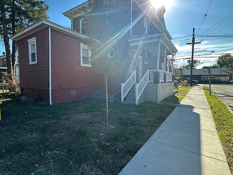 252 Parkway Ave #2 — Photo 2