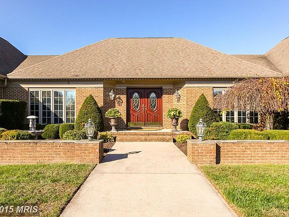 Welcoming Front Entry