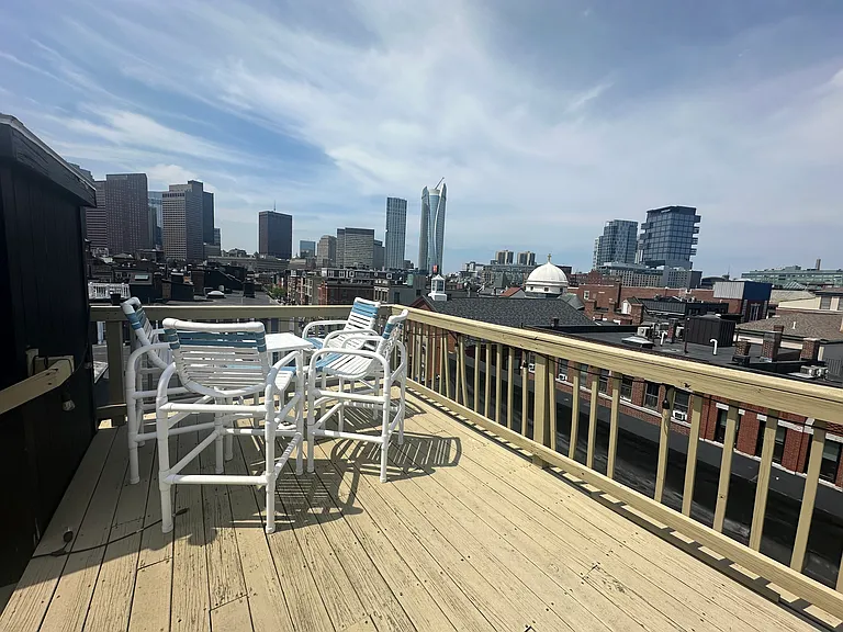 371 Hanover St #5 — Photo 8