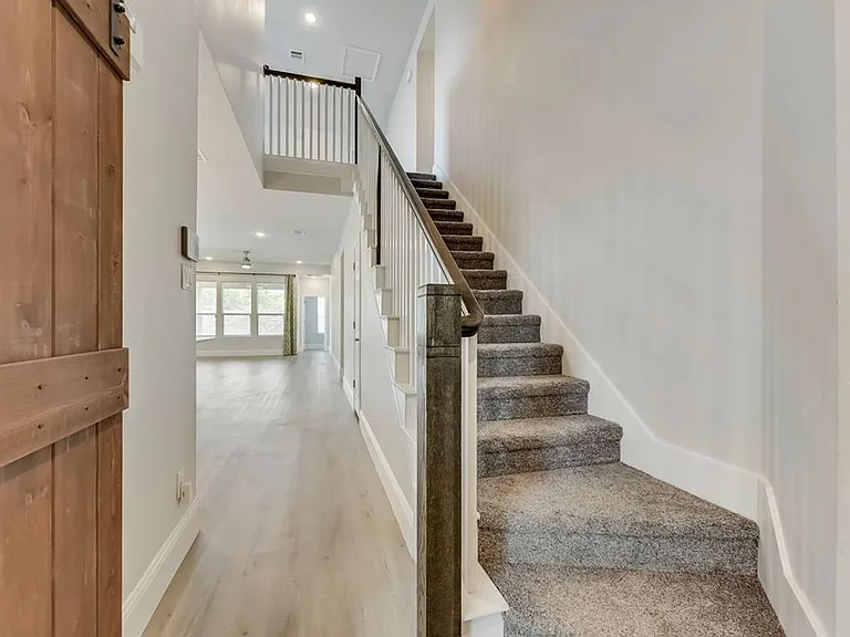 1819 Michael Dr — Photo 24