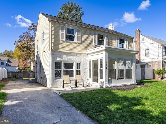 3rd image of 1715 Hillcrest Ave