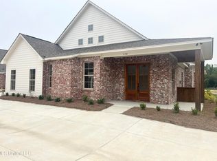 130 Freedom Ring Dr, Brandon, MS 39047