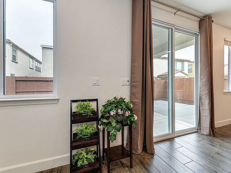 4025 Trinity Alps Way — Photo 11