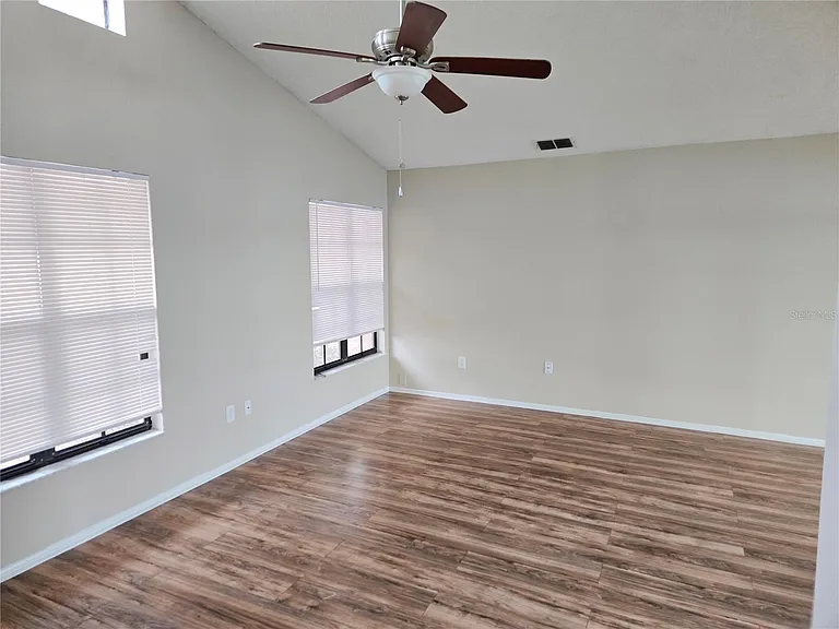 7651 Vienna Ln — Photo 7