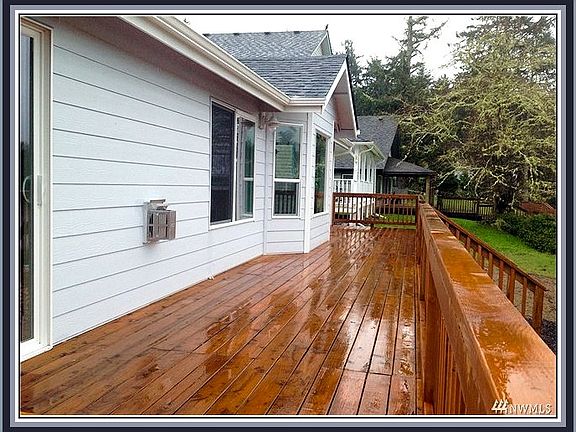 5th image of 225 Overlake St NE