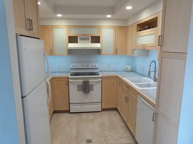 2 bed, 972 sqft, $2,400 — Photo 2