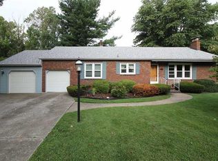 12 Pine Lake Dr, Collinsville, IL 62234