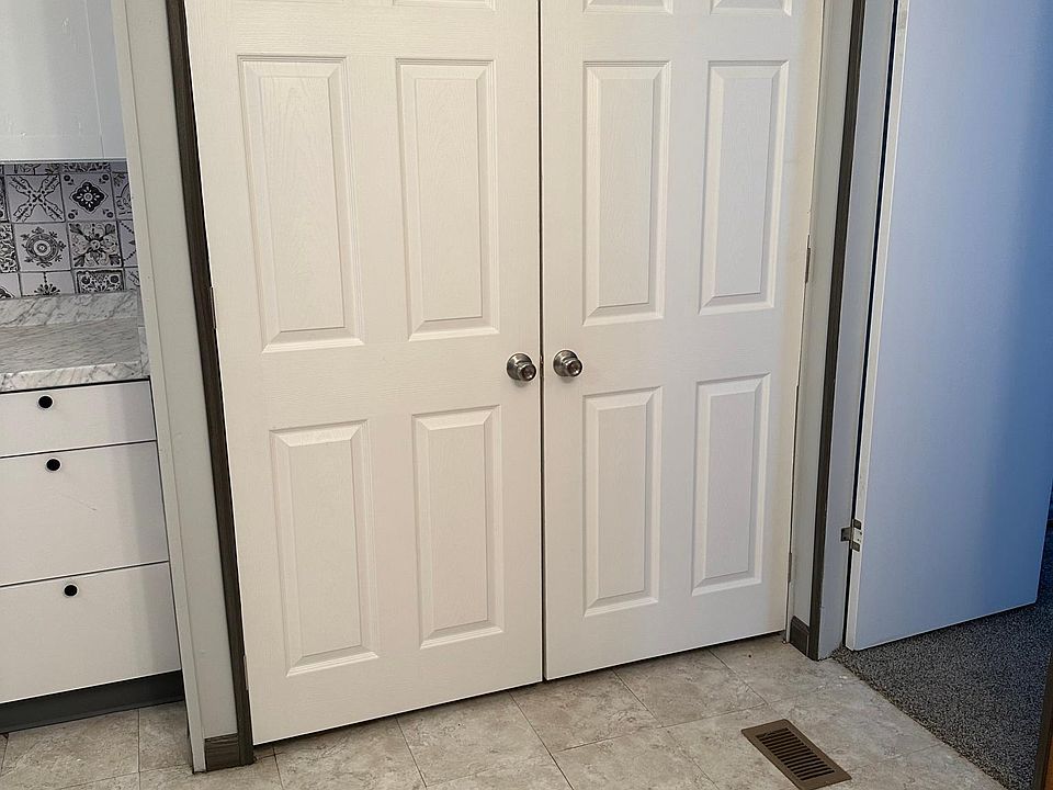 Doors open to washer/Dryer