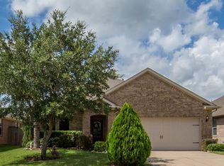 1045 Misty Cliff Dr, Dickinson, TX 77539