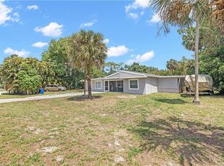 2030 Flamingo DR, NORTH FORT MYERS, FL 33917