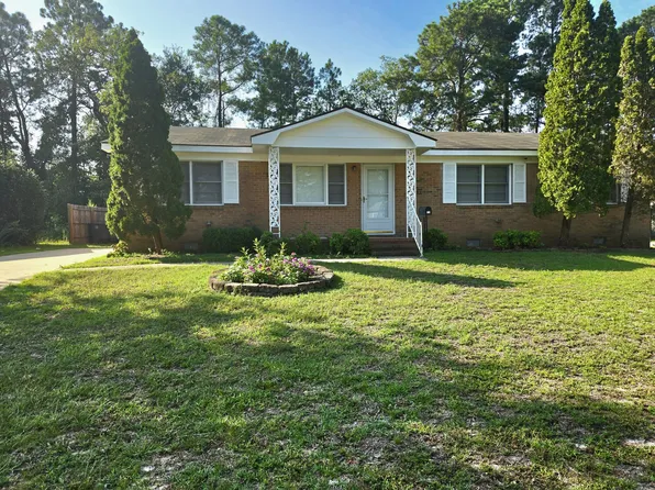 111 Chloe Dr, Fayetteville, NC 28301