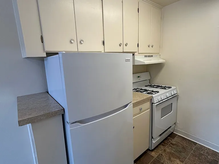 Executive House — Photo 19