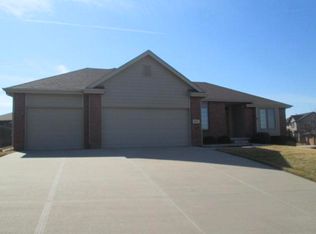 16031 Ruggles St, Omaha, NE 68116