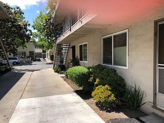 5th image of 1064 Roewill Dr #8