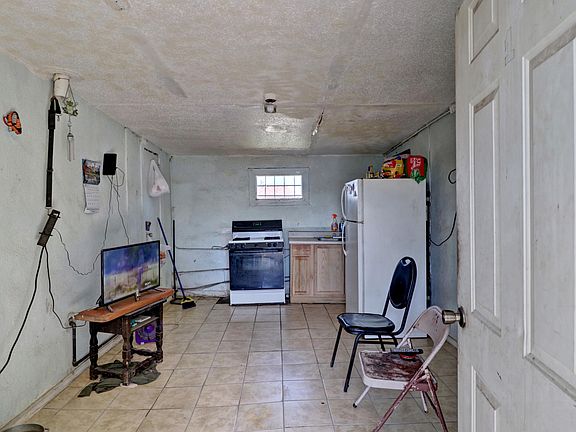 5th image of 1907 W Picacho Ave