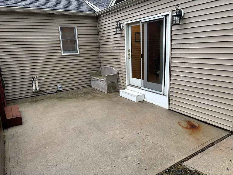 76 King George Rd #1 — Photo 8