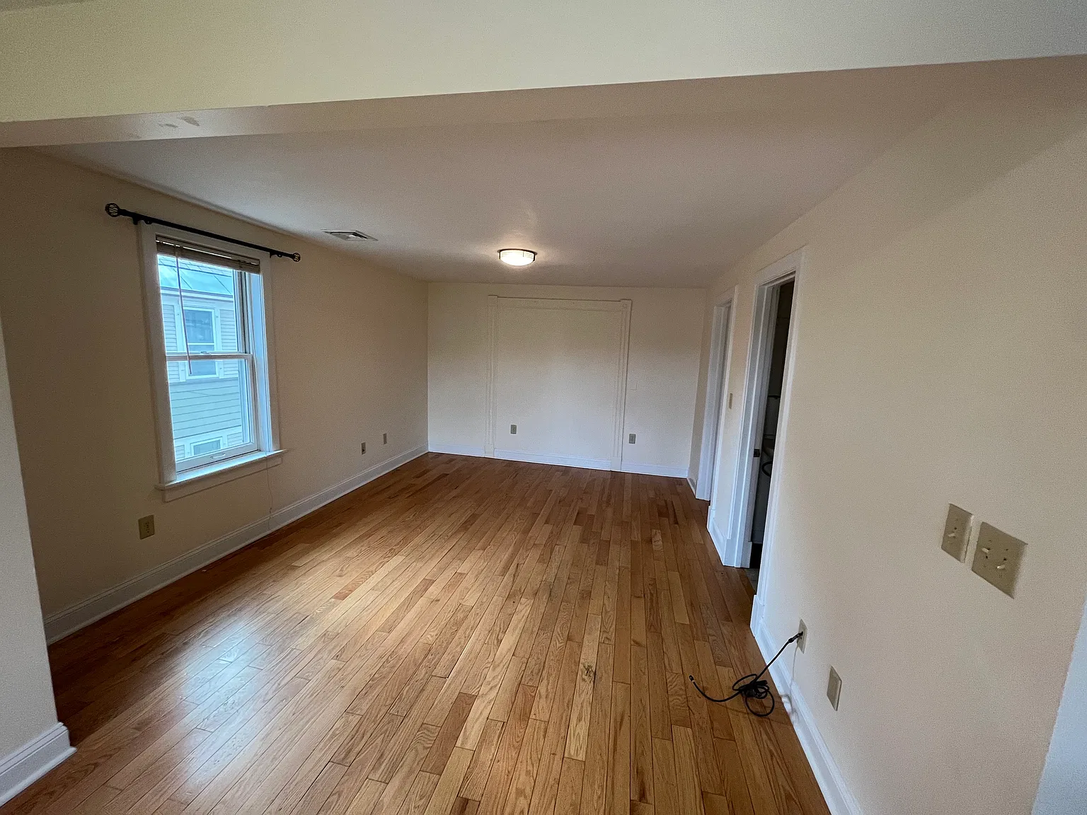6 bed, $6,150 — Photo 2