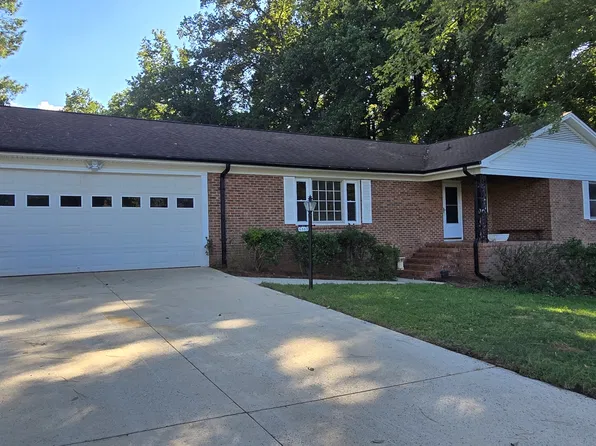 6303 Stockbridge Ct, Greensboro, NC 27410