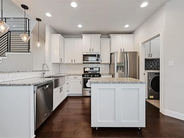 1320 Goldilocks Ln — Photo 10