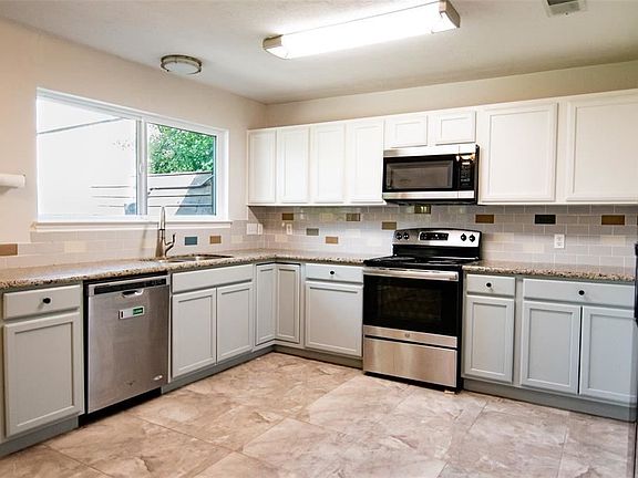 5th image of 7027 Buchanan Dr