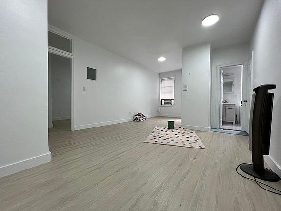 2nd image of 140-11 Ash Ave #3
