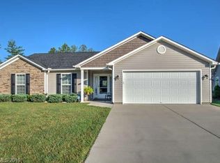 45 Creekwalk Ln, Hendersonville, NC 28792