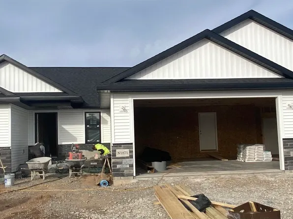 N1871 Medina Dr, Greenville, WI 54952