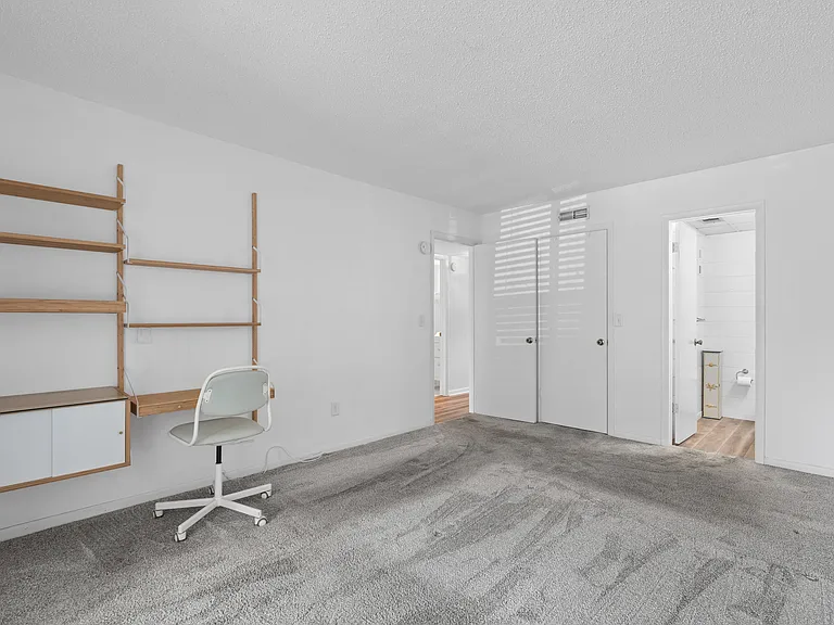 209 NE Lincoln Cir N #109 — Photo 10