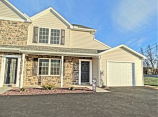 101 Cedarwood Dr, Denver, PA 17517