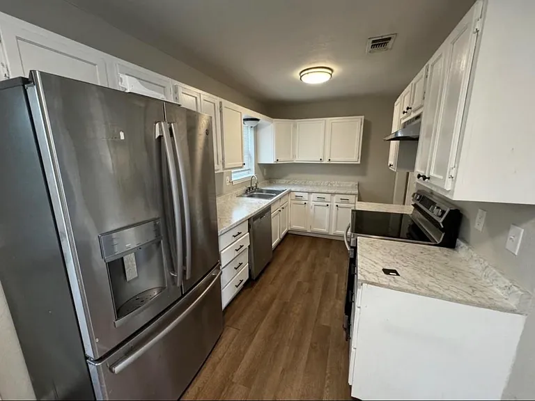 410 Pine St — Photo 5