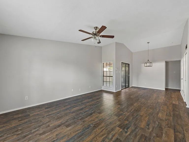 4716 Rose Of Sharon Ln — Photo 8