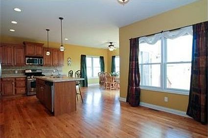 3rd image of 9569 Triana Ln
