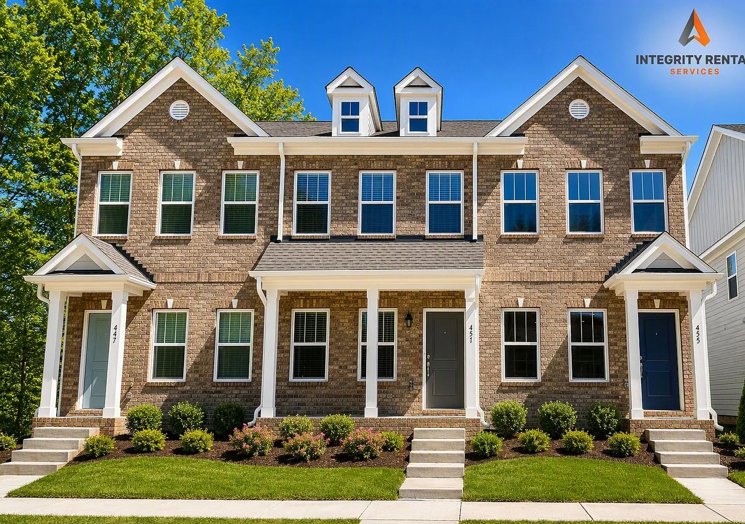 3 Bedroom Townhome Main Street Pineville - Move In Special 1 Month Free — Photo 1