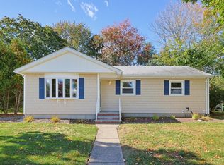 51 Robin Ln, Somerset, MA 02726