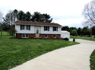 5949 Radford Rd, Athens, OH 45701