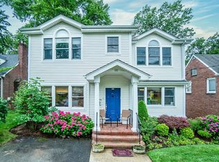 610 Maitland Ave, Teaneck, NJ 07666