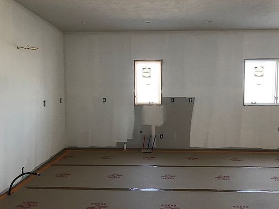 2nd image of 707 W 47th Pl