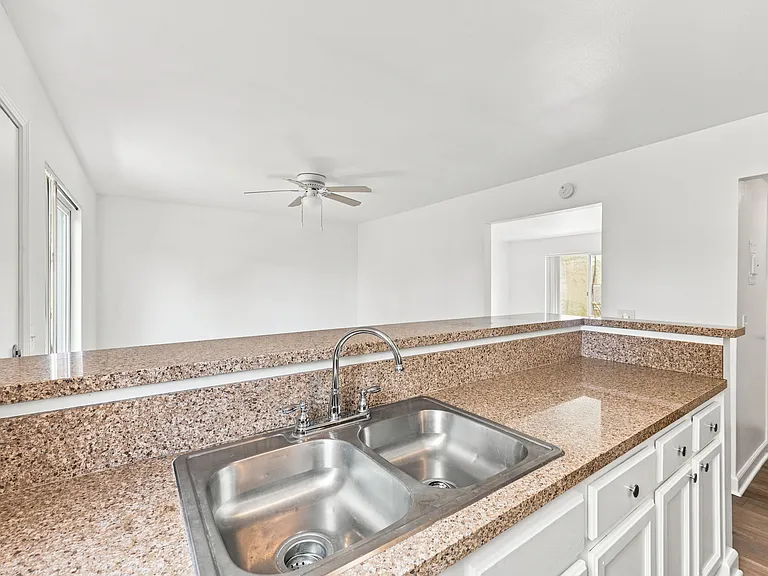 6329 Hummingbird St — Photo 29