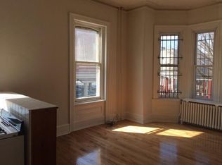 110 S 42nd St APT 2R, Philadelphia, PA 19104