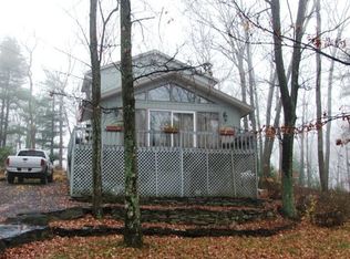 149 Doolan Rd, Dingmans Ferry, PA 18328