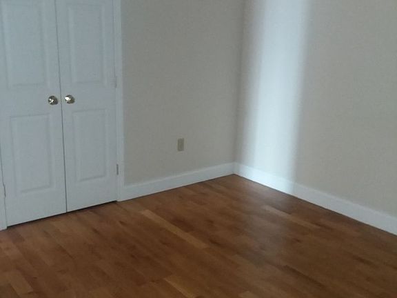 5th image of 466 N Salina St #8