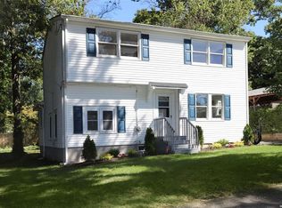 9 King Rd, Sound Beach, NY 11789