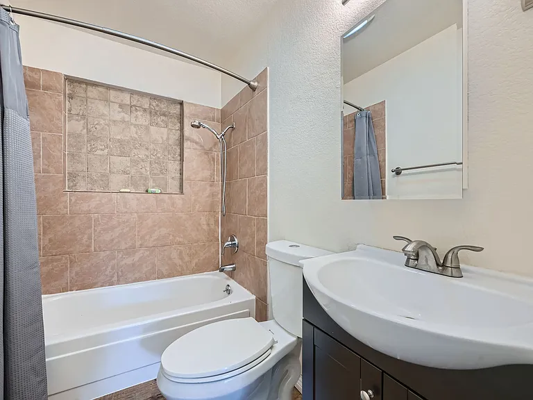 613 E Rio Grande St — Photo 18