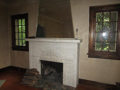 3rd image of 345 N Wing Park Blvd